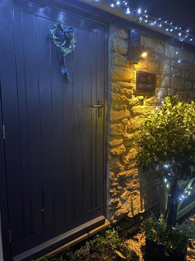 The Cottage At Churchill Farm Mosterton Exterior foto
